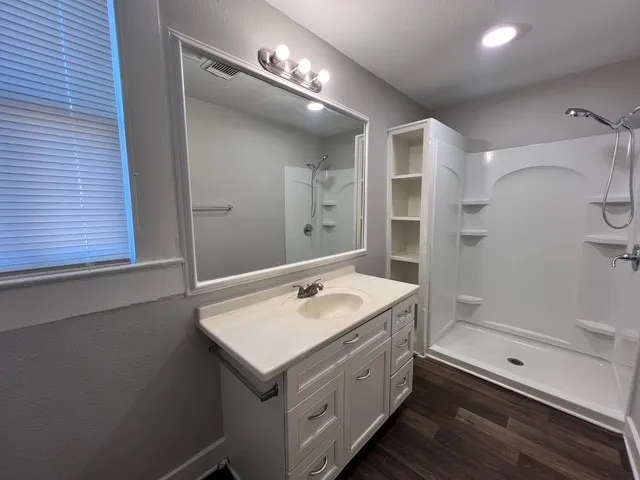 $1,750 | 407 Walton Street, Houston, TX 77009