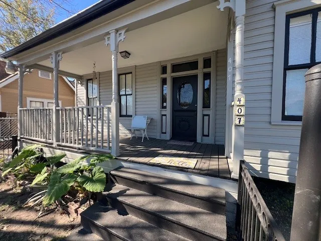 $1,750 | 407 Walton Street, Houston, TX 77009