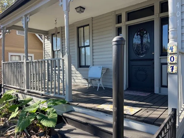 $1,750 | 407 Walton Street, Houston, TX 77009