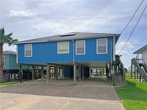 $450,000 | 1312 South Live Oak Street, Rockport, TX 78382