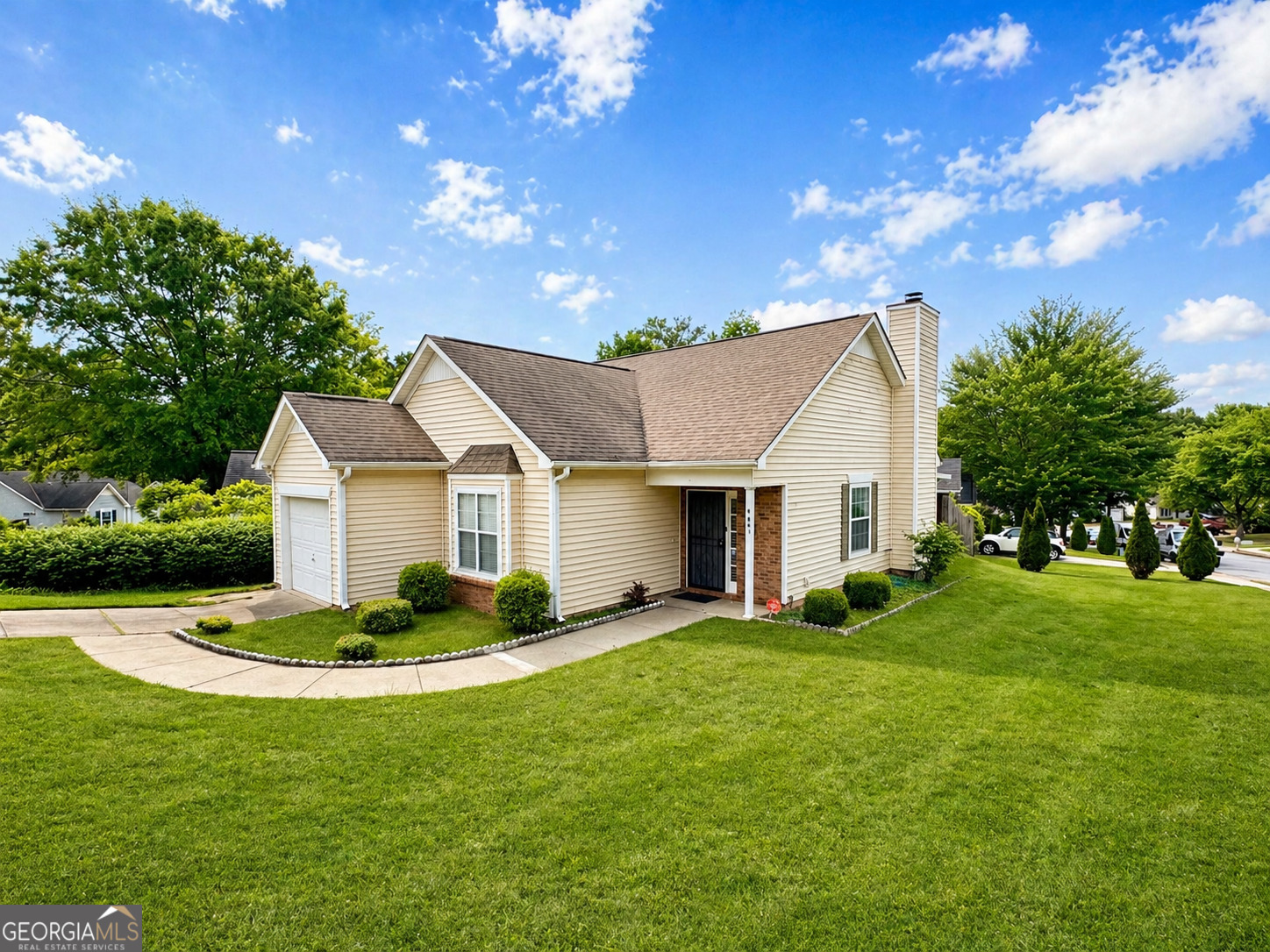 3781 Benjamin Court Southwest Atlanta, GA 30331 - Photo 4 of 27