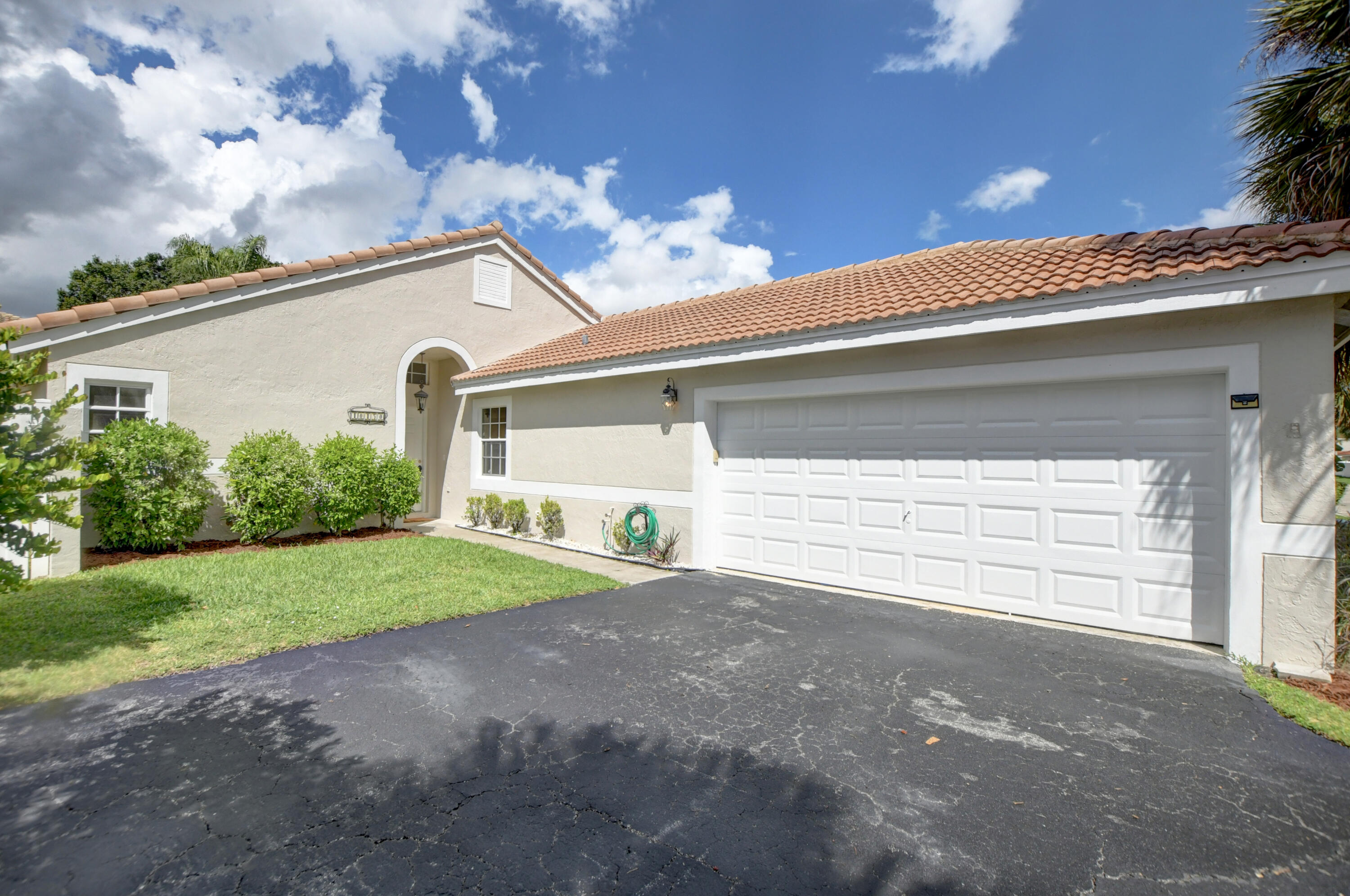 10150 Fanfare Drive Boca Raton, FL 33428 - Photo 3 of 48 20_ebf_3201_2_3_4_5