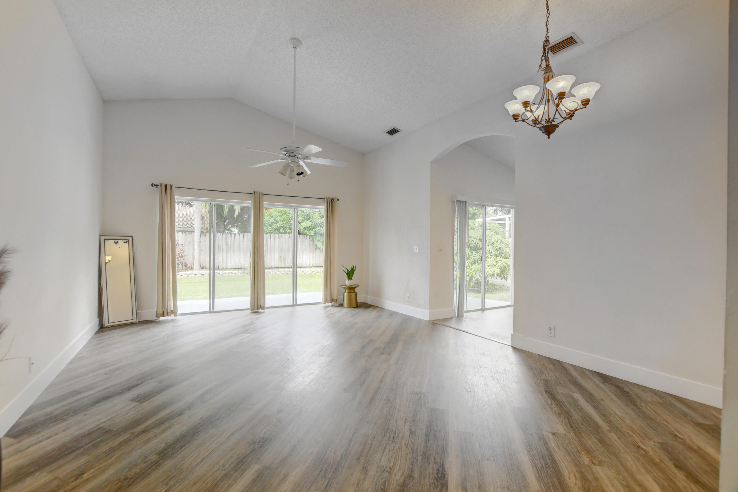 10150 Fanfare Drive Boca Raton, FL 33428 - Photo 5 of 48 27_ebf_3236_37_38_39_40