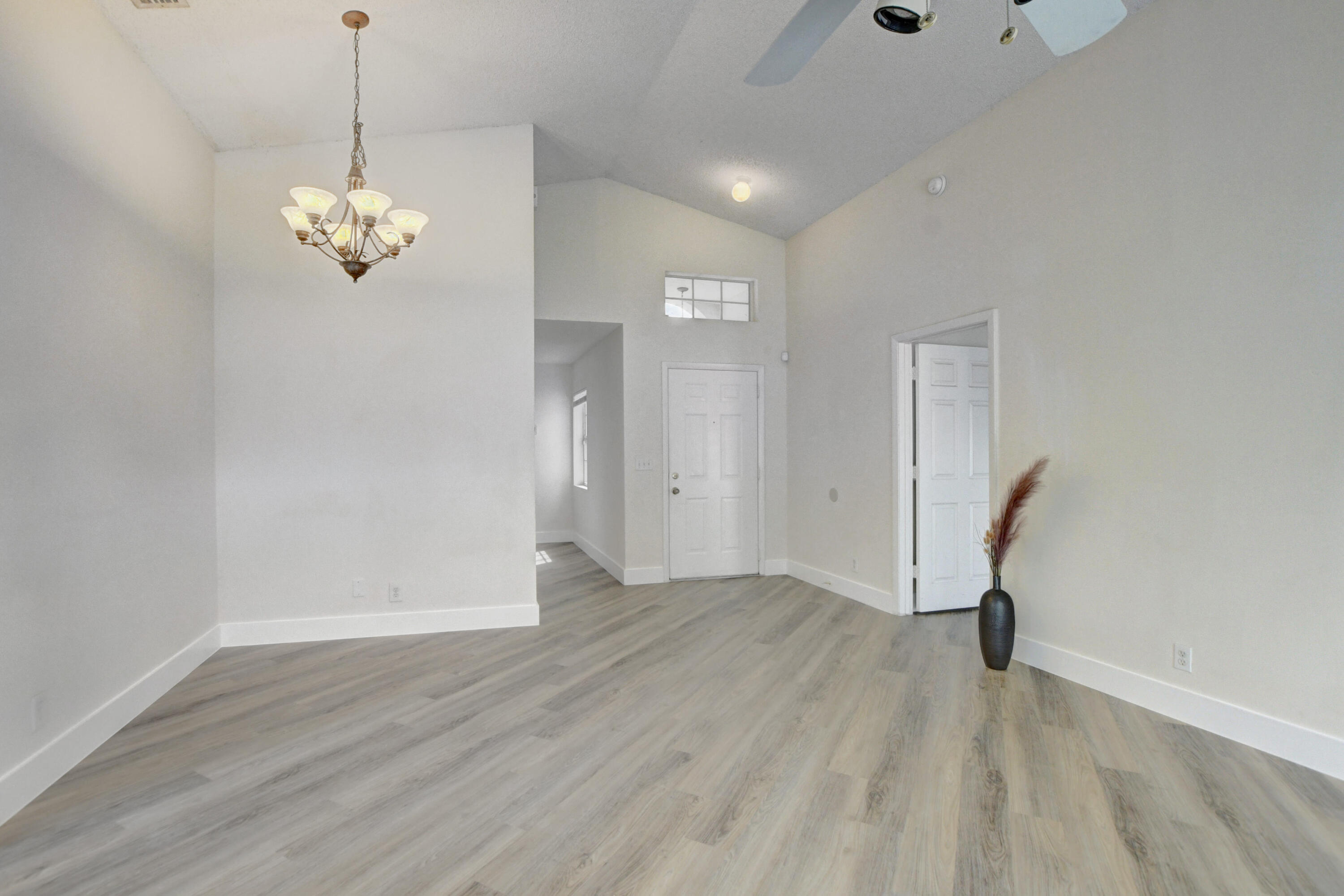 10150 Fanfare Drive Boca Raton, FL 33428 - Photo 7 of 48 29_ebf_3246_47_48_49_50
