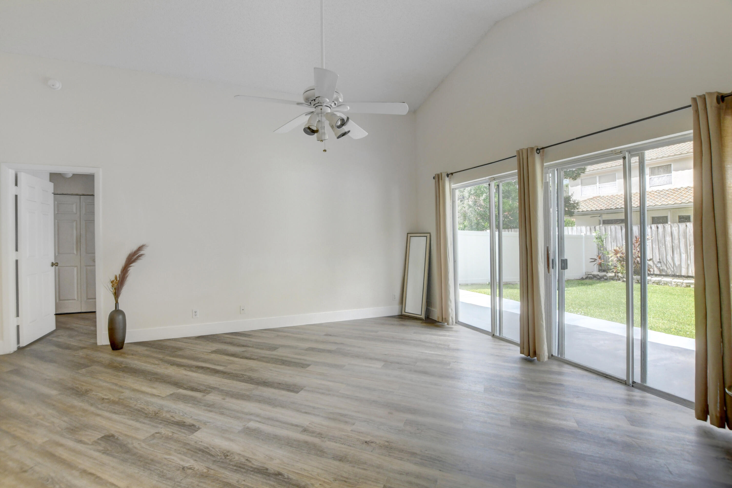 10150 Fanfare Drive Boca Raton, FL 33428 - Photo 9 of 48 30_ebf_3251_2_3_4_5