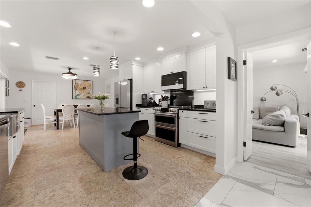 765 Siesta Key Circle Sarasota, FL 34242 - Photo 12 of 68