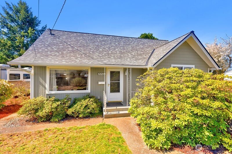 12219 76th Avenue South Seattle, WA 98178 - Photo 38 of 39