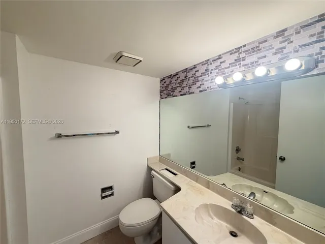 $2,350 | 9705 Fontainebleau Boulevard, Unit B209, Miami, FL 33172