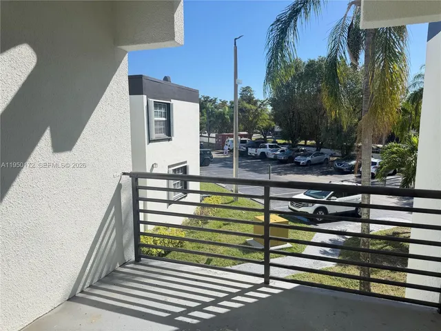 $2,350 | 9705 Fontainebleau Boulevard, Unit B209, Miami, FL 33172