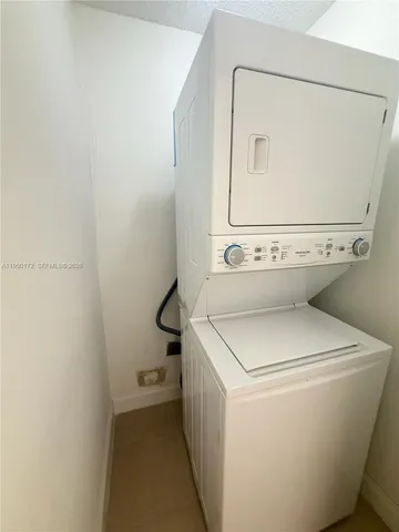 $2,350 | 9705 Fontainebleau Boulevard, Unit B209, Miami, FL 33172