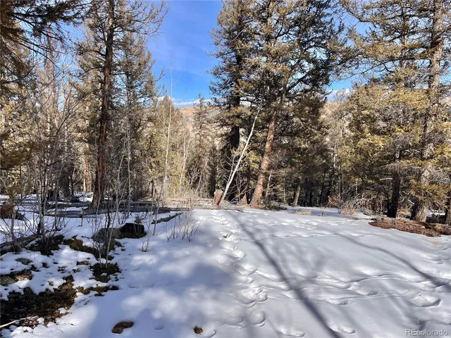 a view of outdoor space with entertaining space