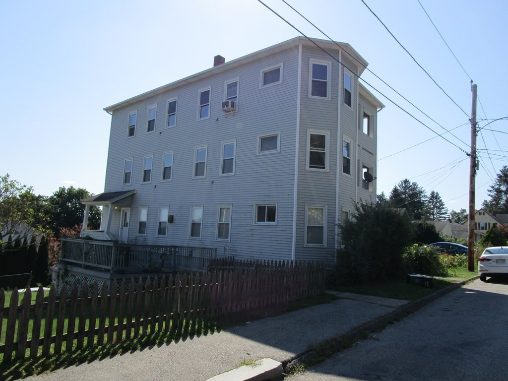 15 Carlstad Street, Unit 2 Worcester, MA 01607 - Photo 3 of 18 Gallery Image 3