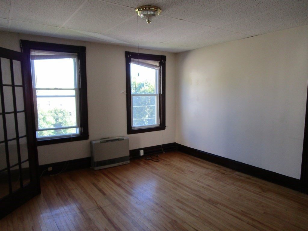 15 Carlstad Street, Unit 2 Worcester, MA 01607 - Photo 5 of 18 Gallery Image 5