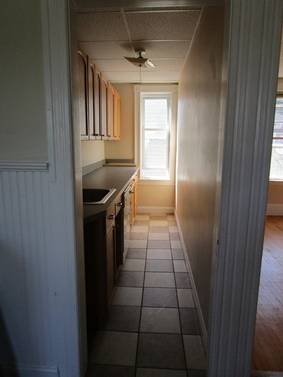 15 Carlstad Street, Unit 2 Worcester, MA 01607 - Photo 6 of 18 Gallery Image 6
