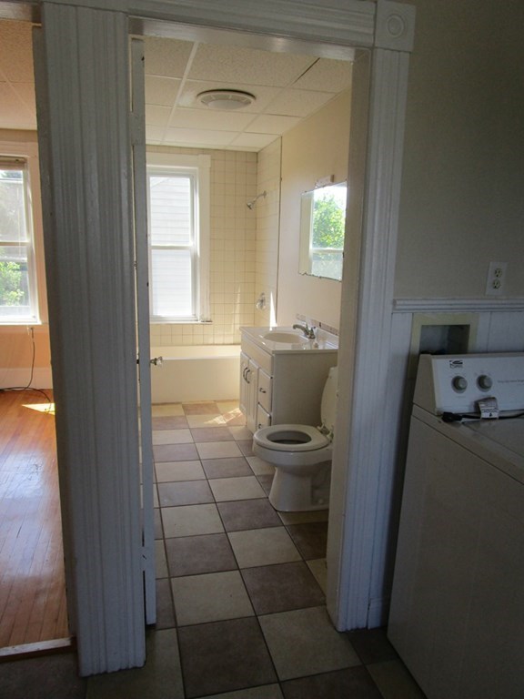 15 Carlstad Street, Unit 2 Worcester, MA 01607 - Photo 9 of 18 Gallery Image 9