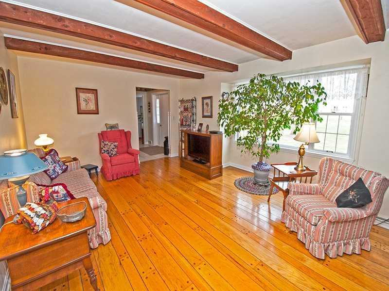 190 Riemer Road Sarver, PA 16055 - Photo 11 of 22 Living Room.