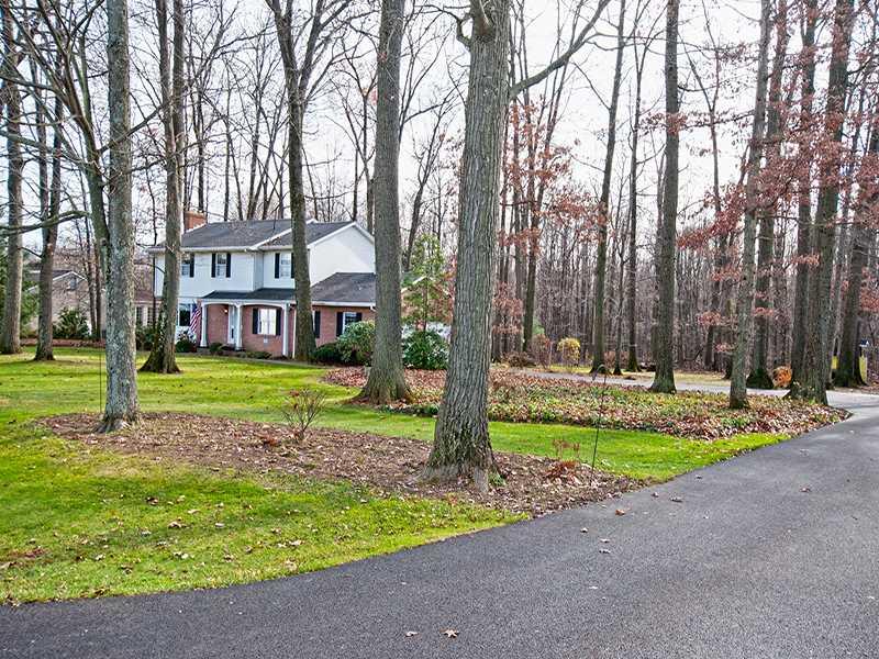 190 Riemer Road Sarver, PA 16055 - Photo 4 of 22 Exterior Front. paved driveway to front of house
