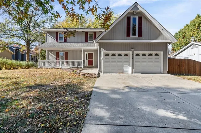 $390,000 | 8224 North Forest Avenue, Kansas City, MO 64118