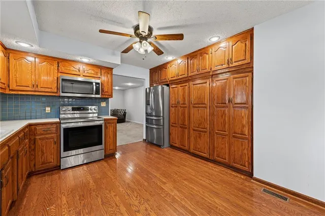 $390,000 | 8224 North Forest Avenue, Kansas City, MO 64118