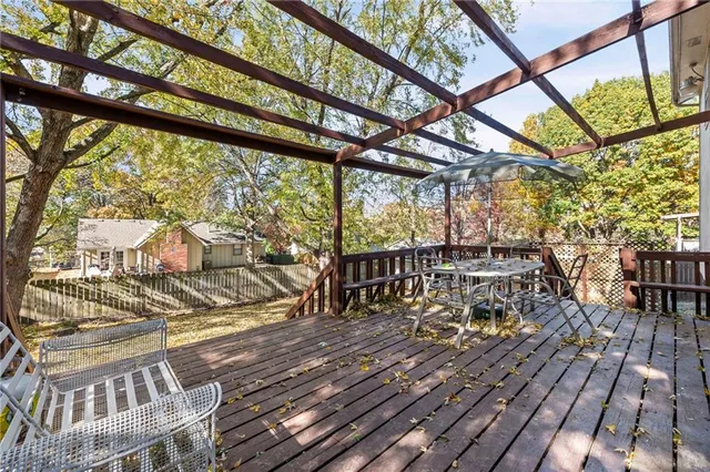 $390,000 | 8224 North Forest Avenue, Kansas City, MO 64118