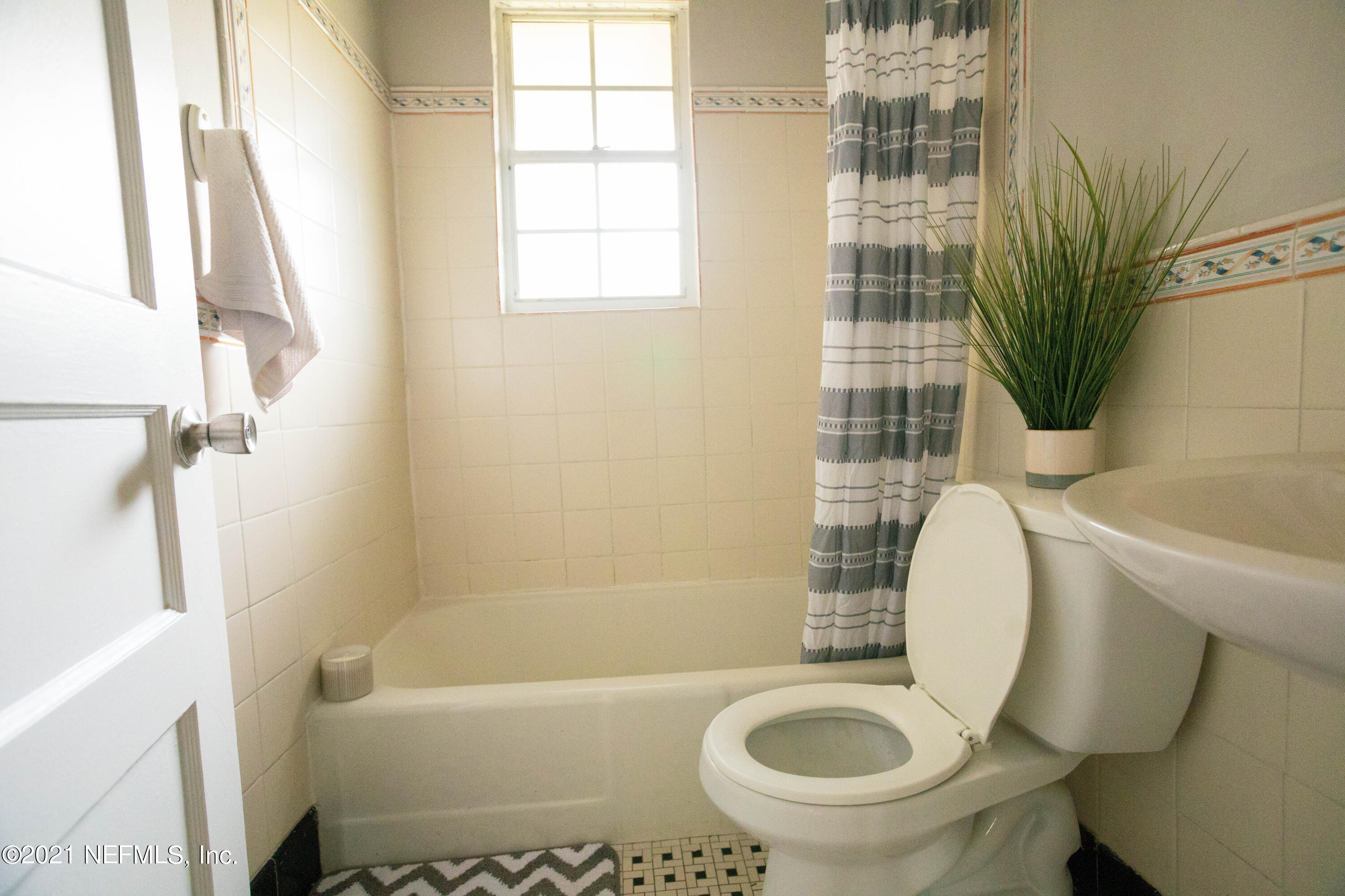 4447 Manchester Road Jacksonville, FL 32210 - Photo 12 of 19 Bathroom