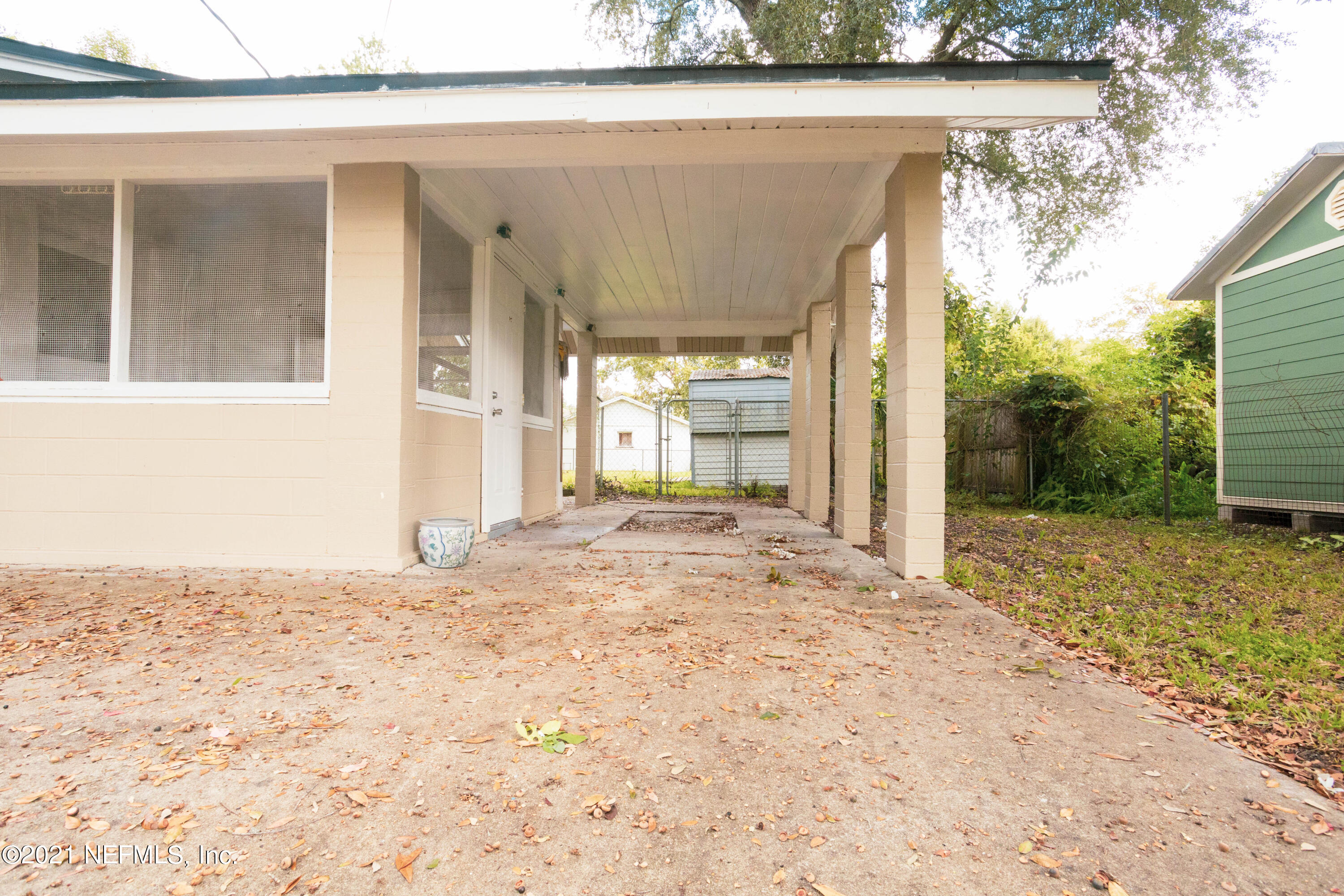 4447 Manchester Road Jacksonville, FL 32210 - Photo 3 of 19 Carport