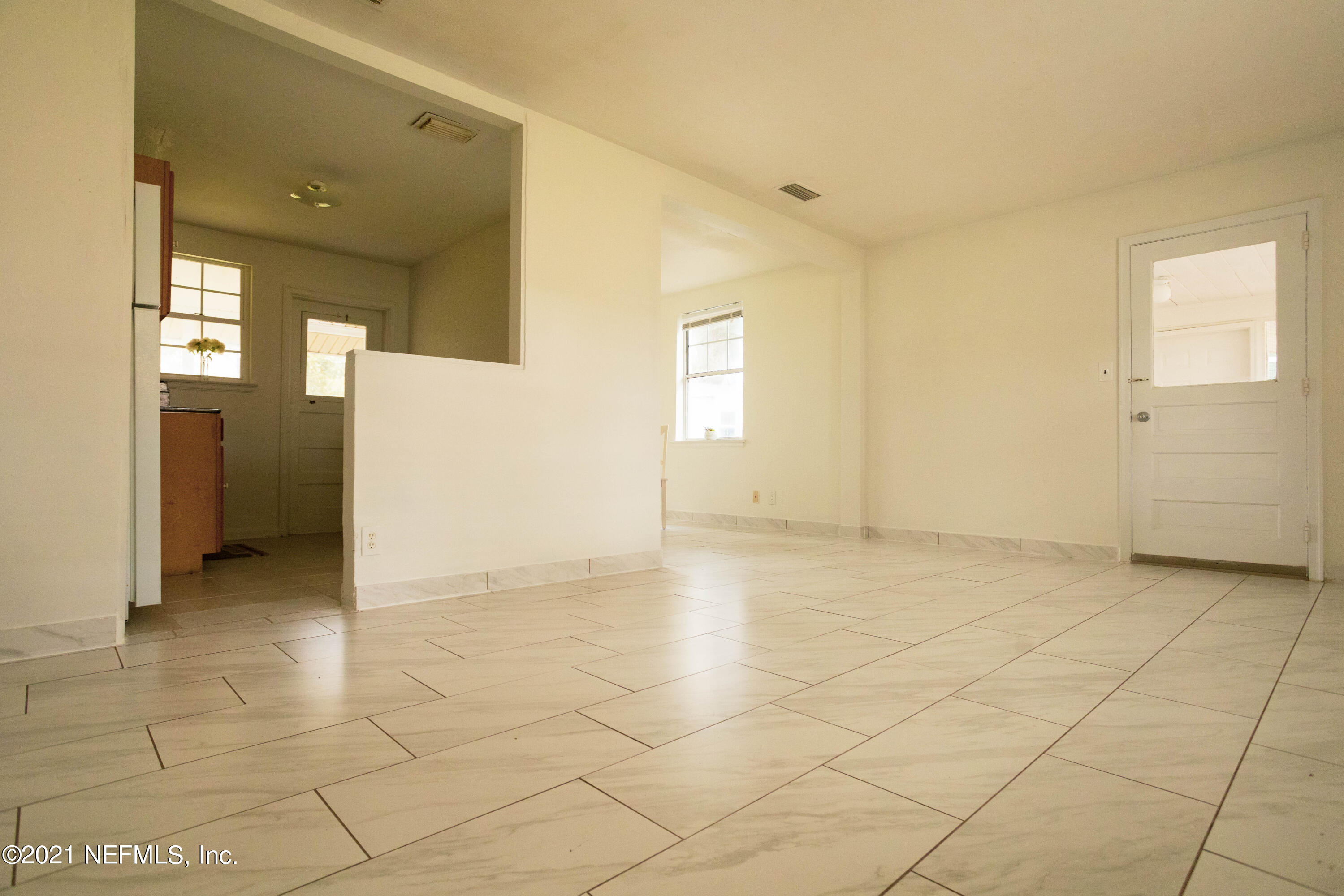 4447 Manchester Road Jacksonville, FL 32210 - Photo 4 of 19 Living Room
