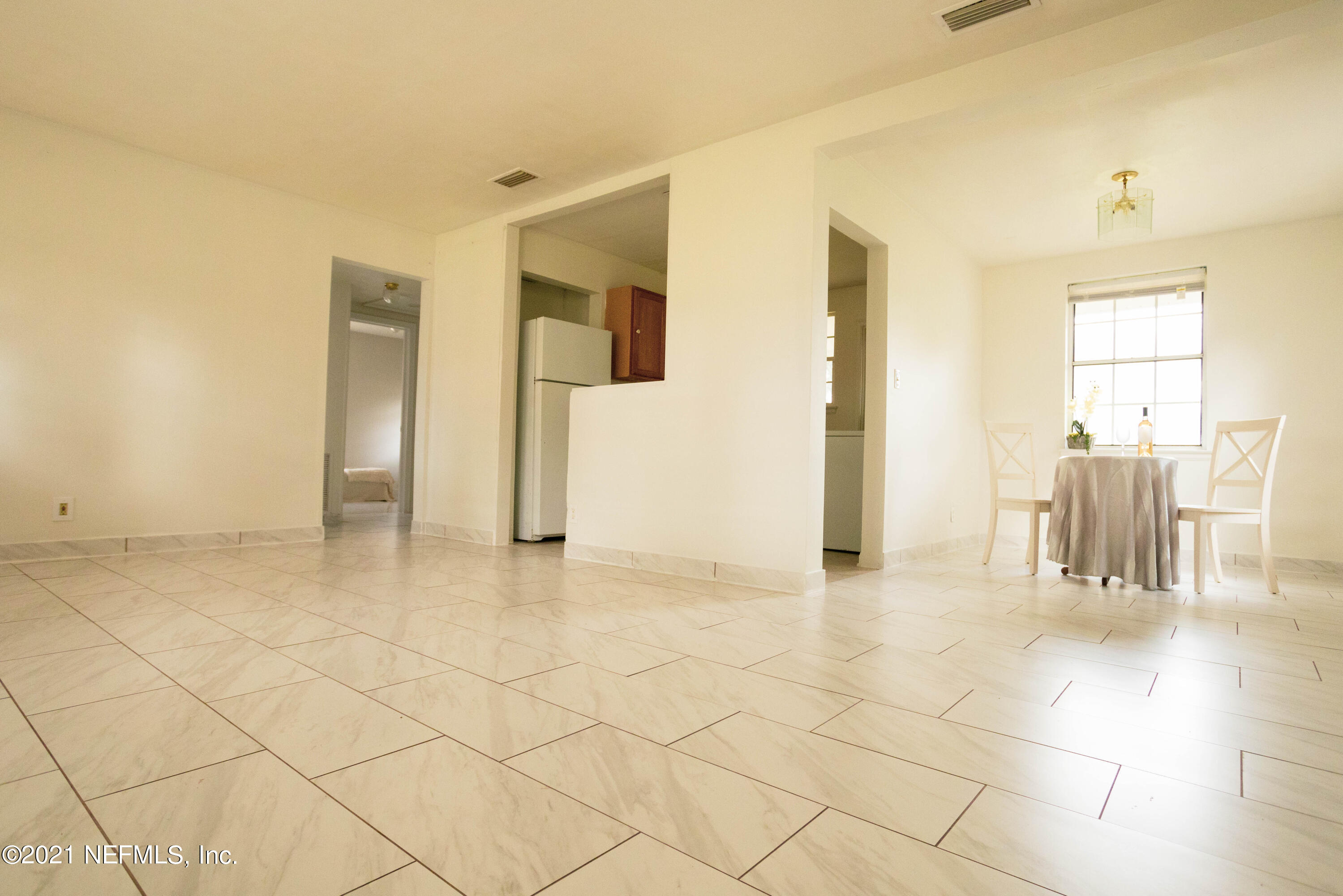 4447 Manchester Road Jacksonville, FL 32210 - Photo 5 of 19 Living/ Dining