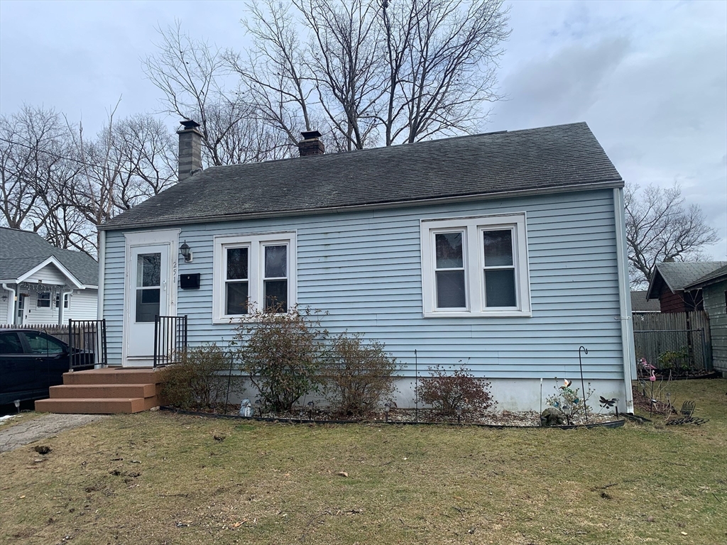 251 Jasper Street Springfield, MA 01109 - Photo 2 of 9 Gallery Image 2