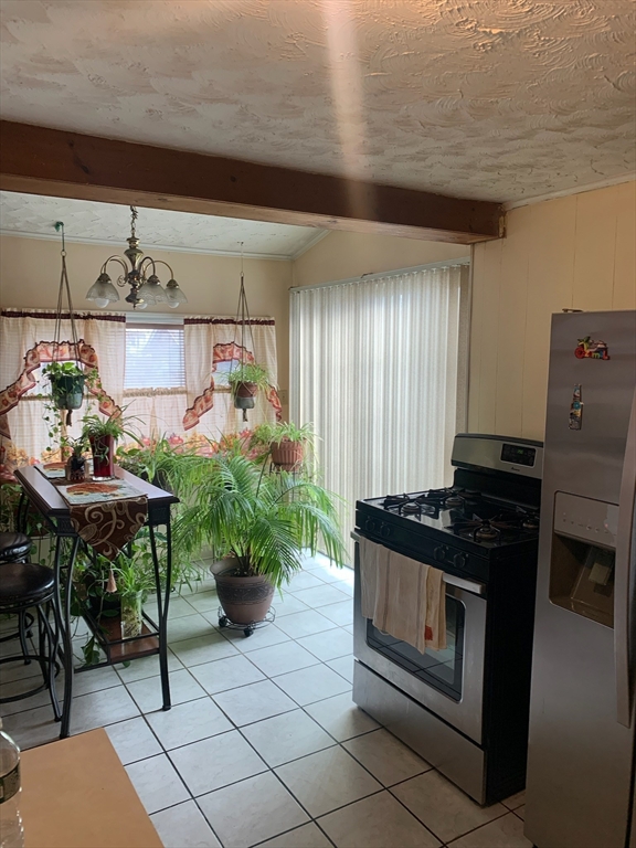 251 Jasper Street Springfield, MA 01109 - Photo 4 of 9 Gallery Image 4