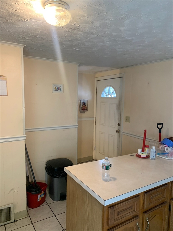 251 Jasper Street Springfield, MA 01109 - Photo 5 of 9 Gallery Image 5