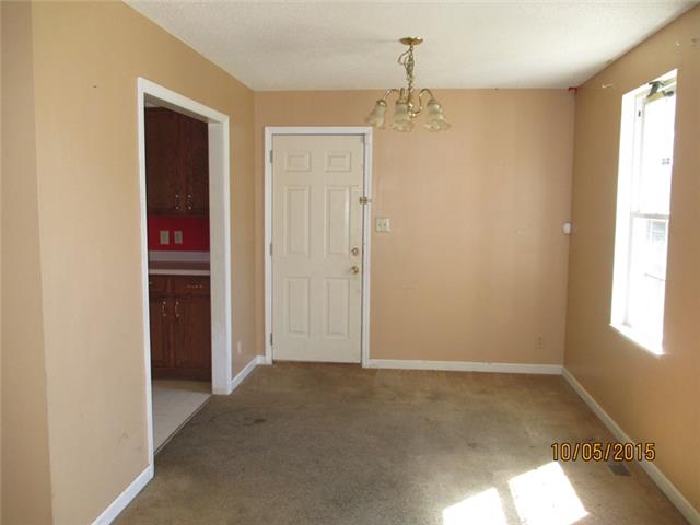 450 Carter Road Clarksville, TN 37042 - Photo 4 of 6 Dining Room