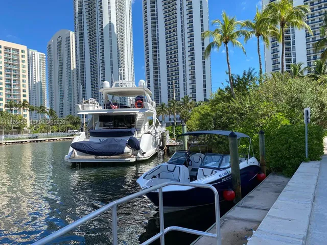 $2,900 | 500 Bayview Drive, Unit 230, Sunny Isles Beach, FL 33160