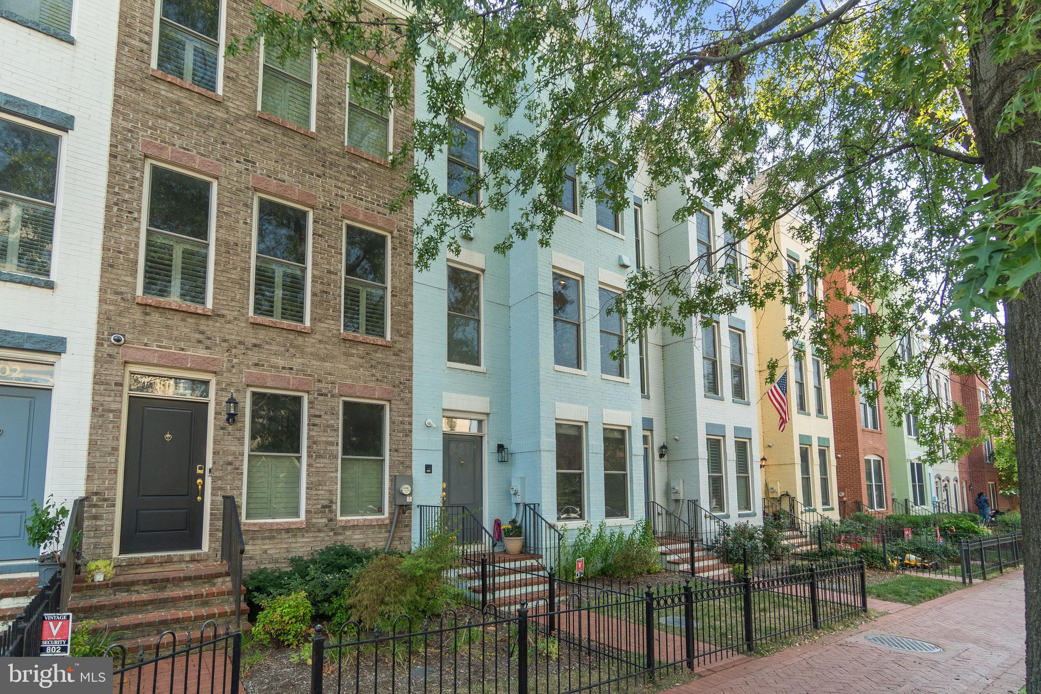 806 3rd Street Southeast Washington, DC 20003 - Photo 2 of 28