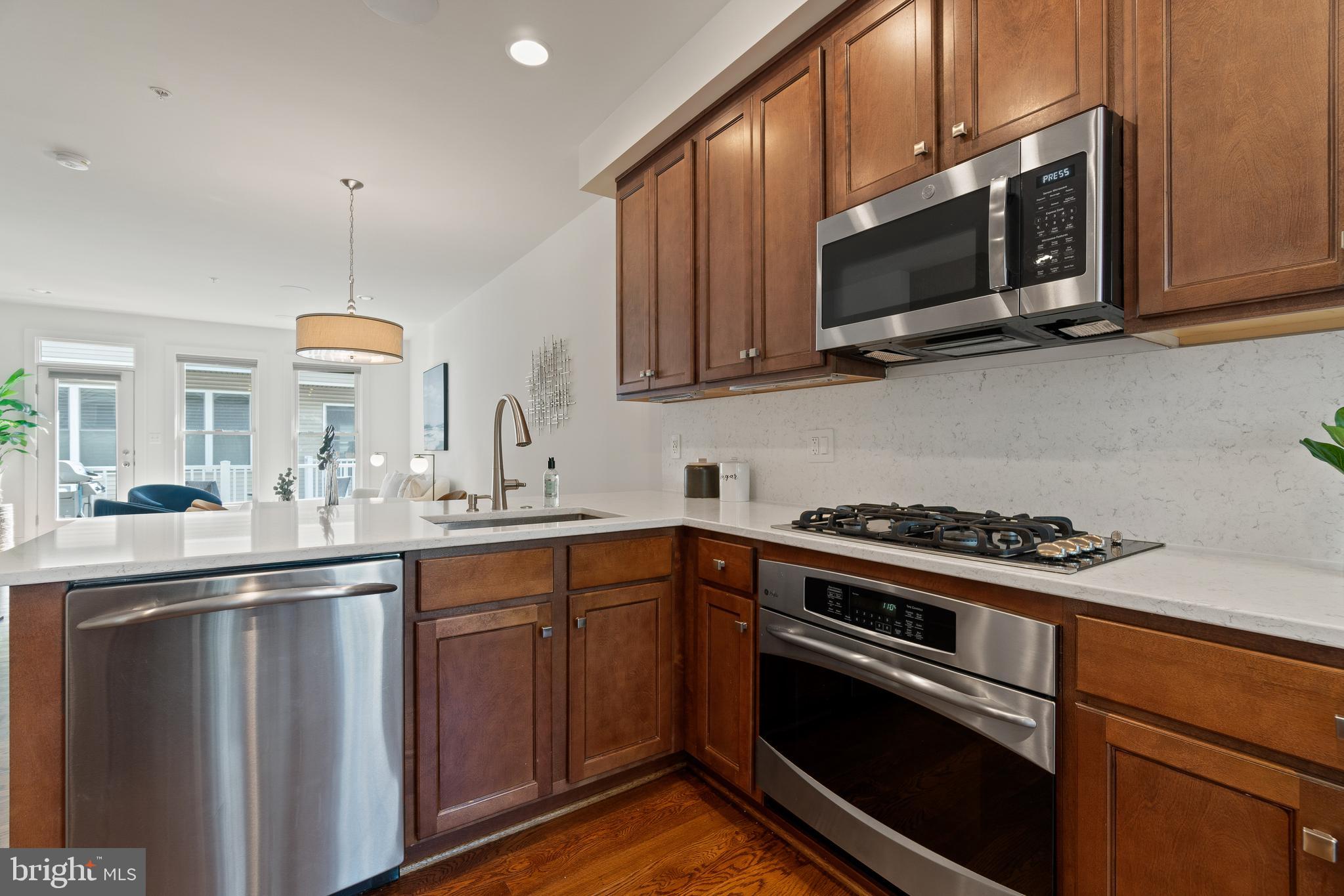 806 3rd Street Southeast Washington, DC 20003 - Photo 6 of 28