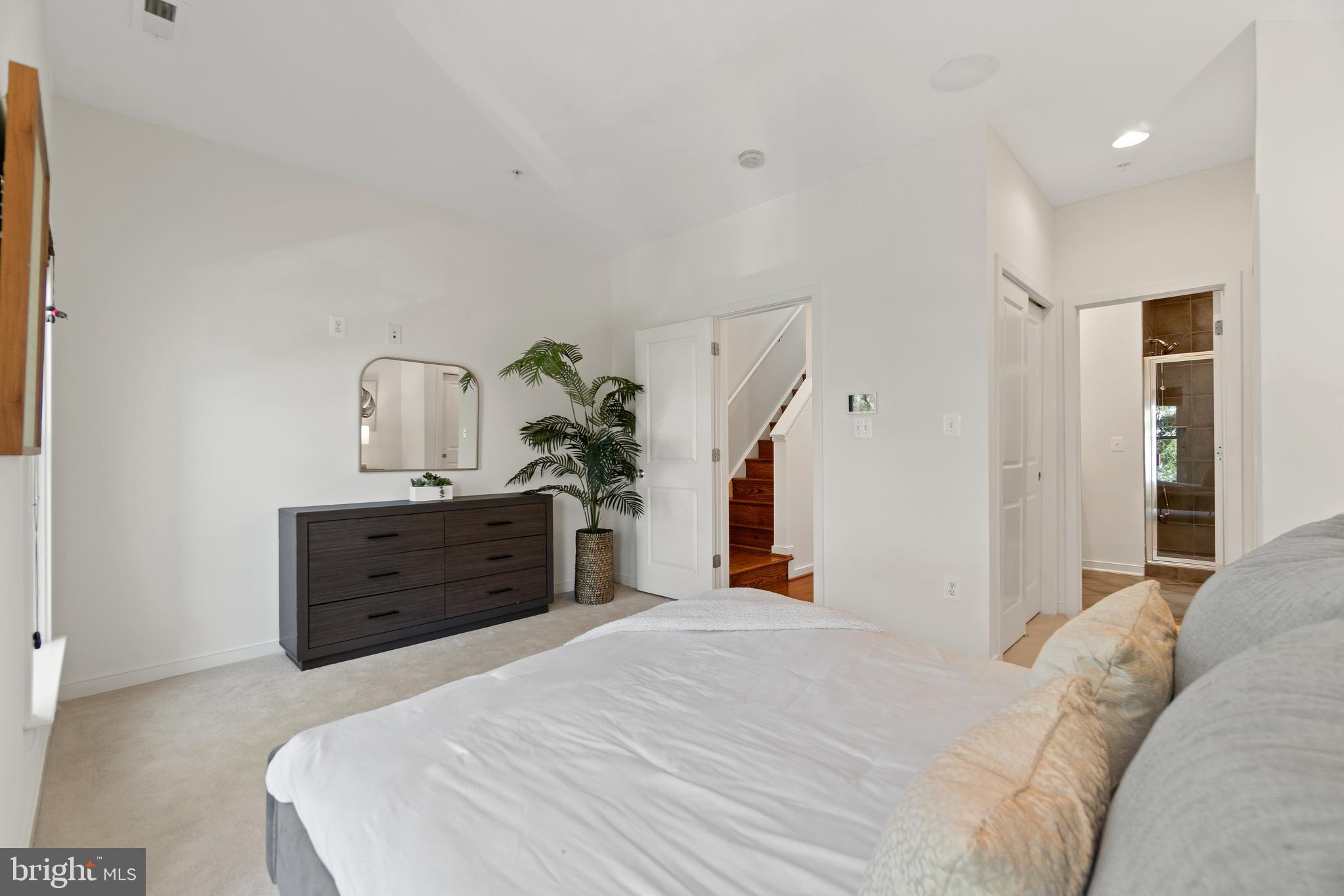806 3rd Street Southeast Washington, DC 20003 - Photo 10 of 28
