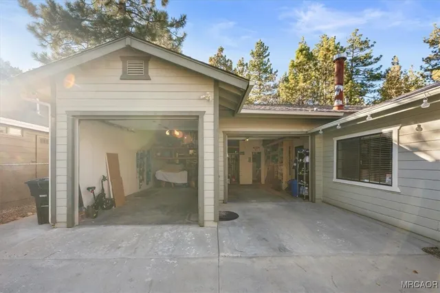 $445,000 | 446 Moreno Lane, Sugarloaf, CA 92386