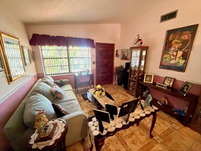 13222 Southwest 41st Terrace Miami, FL 33175 - Photo 3 of 18