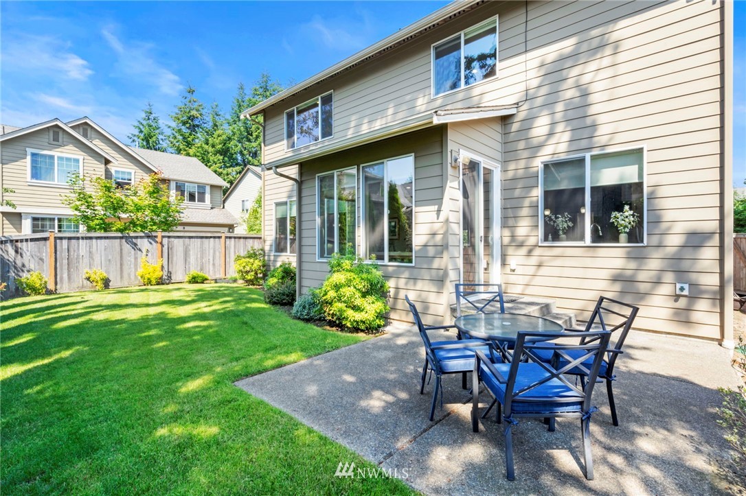 271 Elma Place Northeast Renton, WA 98059 - Photo 5 of 25