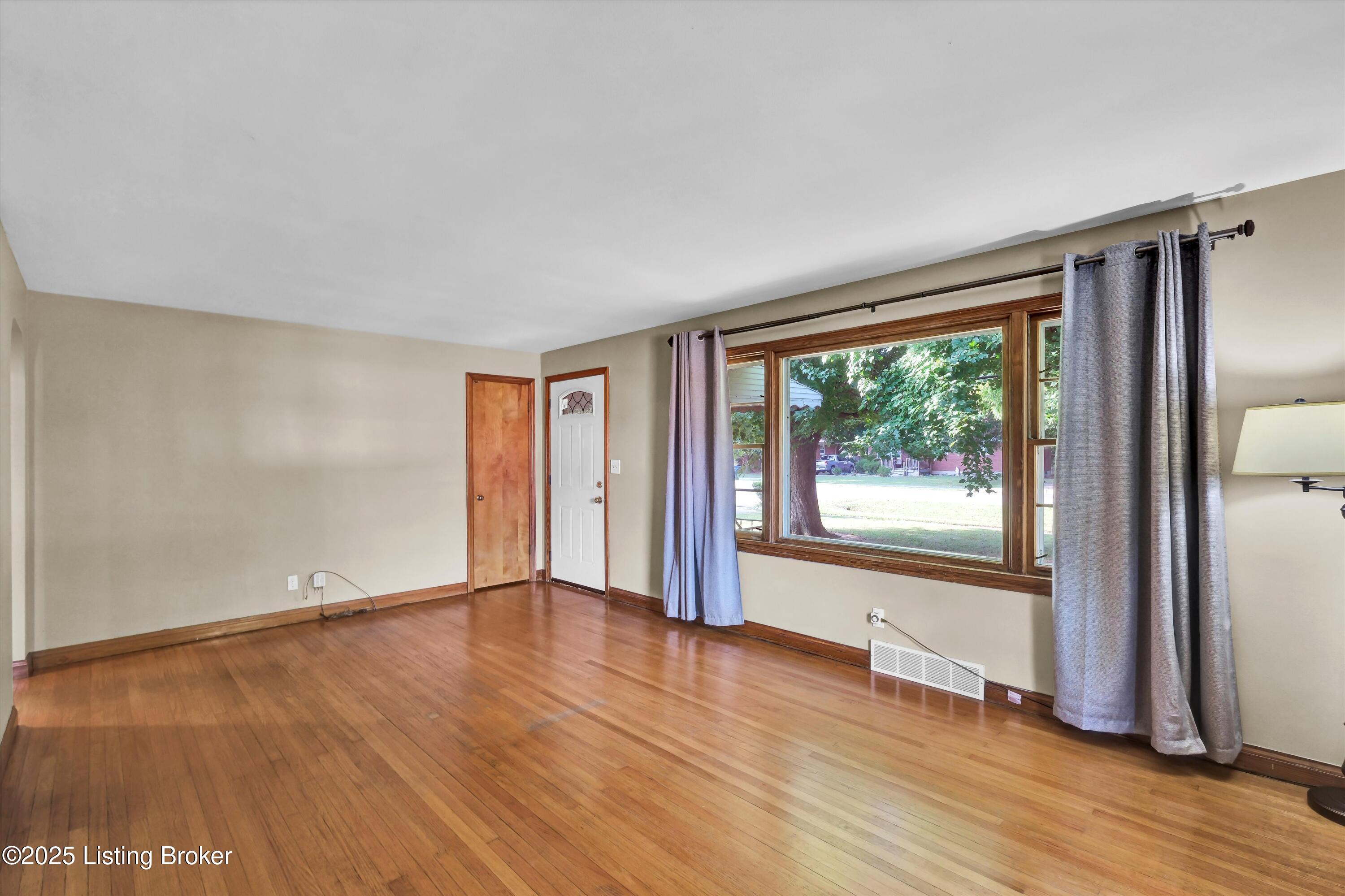 11514 Deering Road Louisville, KY 40272 - Photo 6 of 55 09-11514 Deering Rd