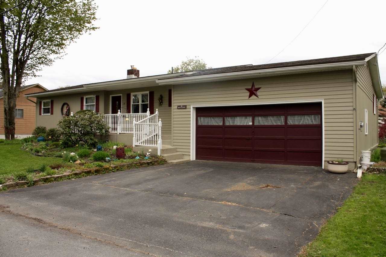 15 Clark Street Rutland, VT 05701 - Photo 3 of 31