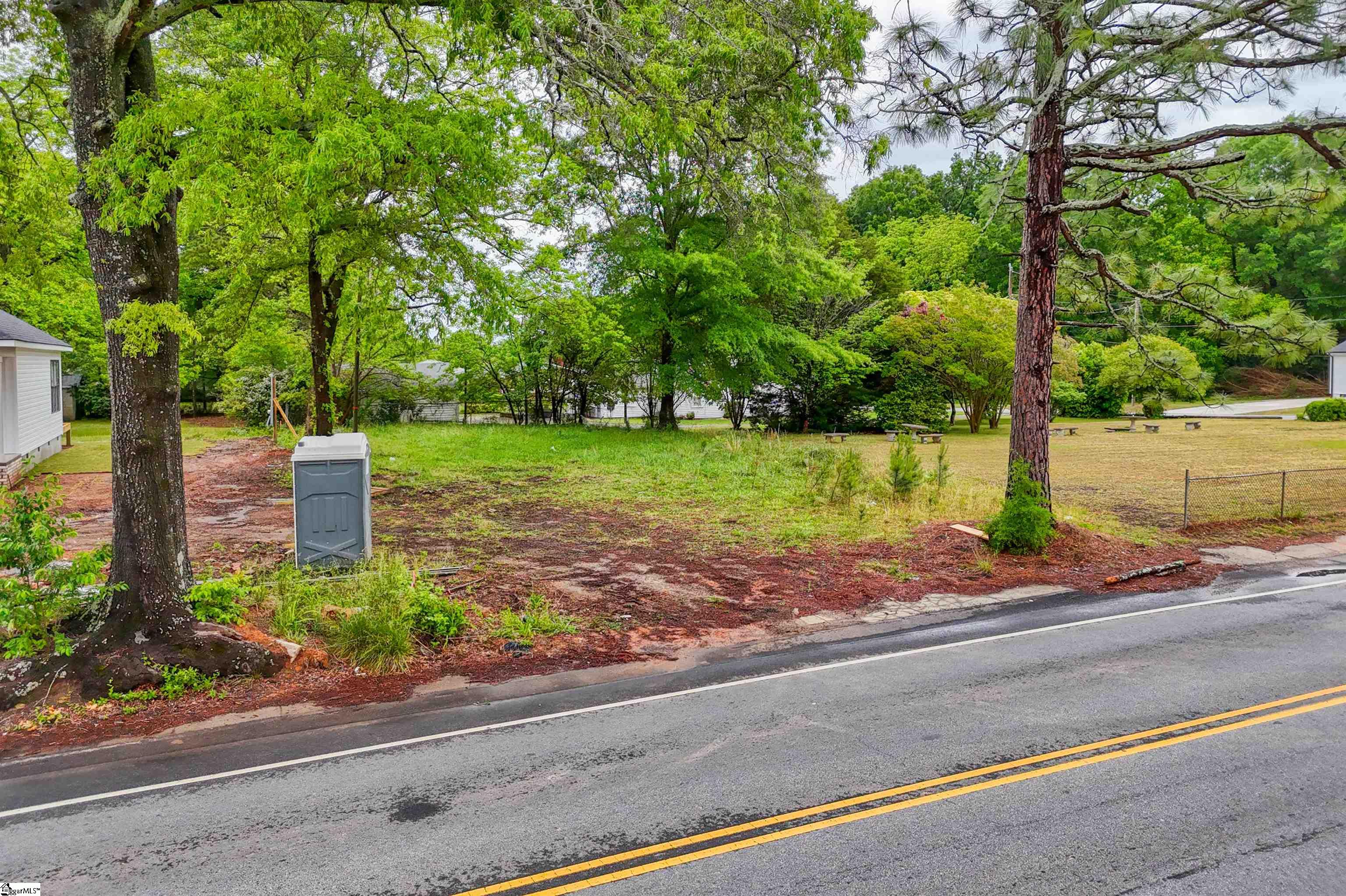 204 North Hamilton Street Williamston, SC 29697 - Photo 2 of 11