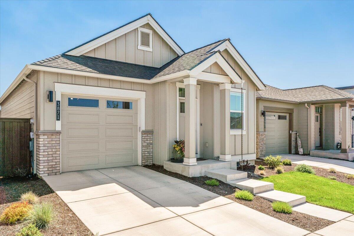 3871 Northeast Oakside Loop Bend, OR 97701 - Photo 33 of 50 33