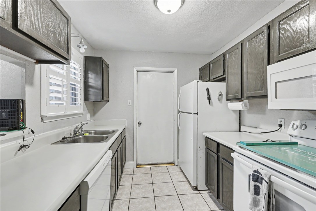 7130 Everhart Road, Unit 4 Corpus Christi, TX 78413 - Photo 11 of 27