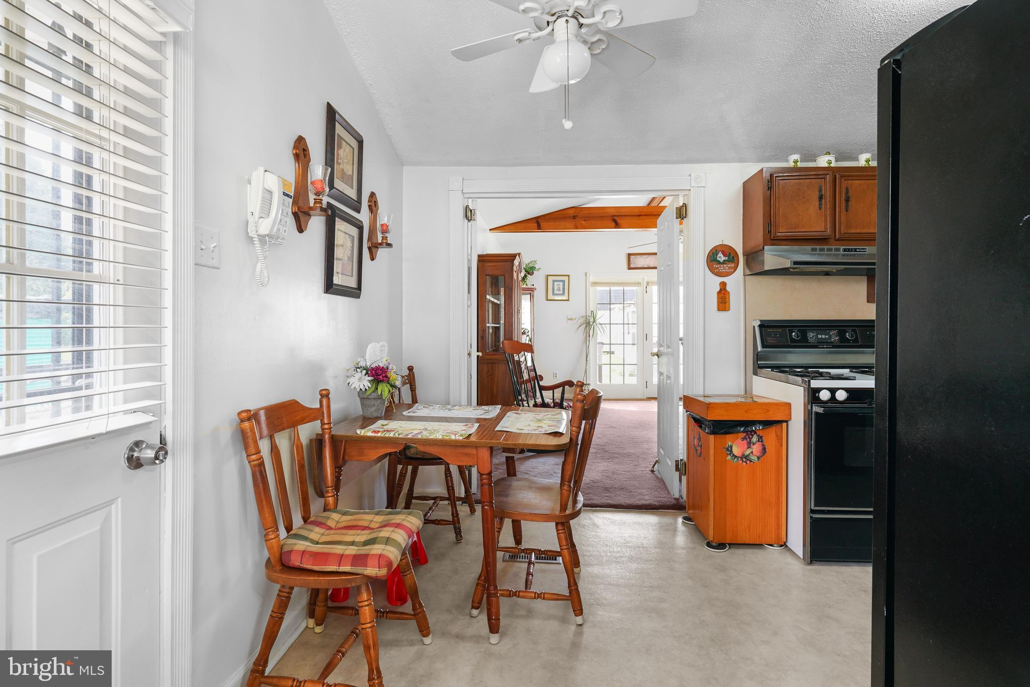 9 Cherry Lane Elkton, MD 21921 - Photo 6 of 26 kitchenette