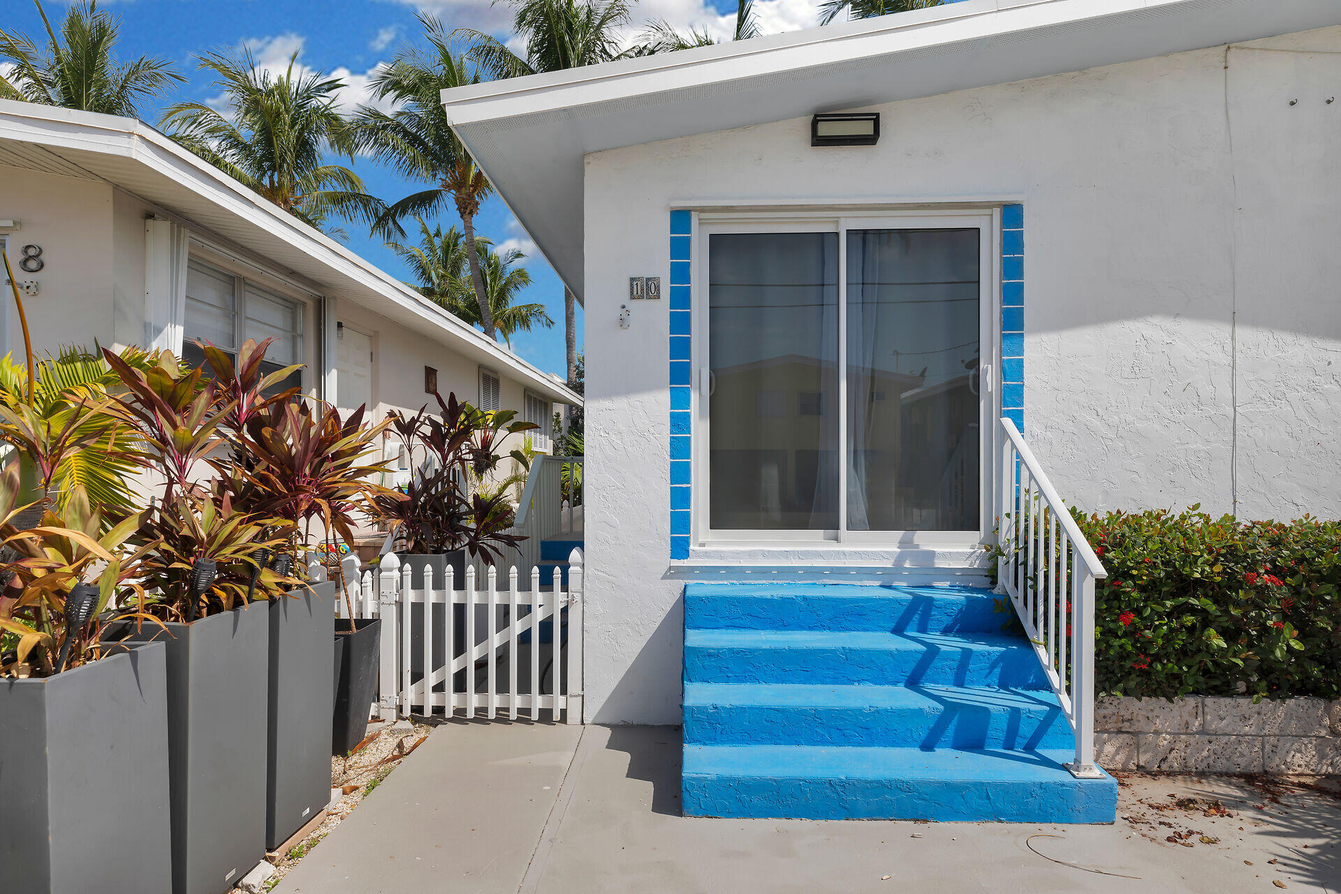 10 Clara Boulevard Marathon, FL 33051 - Photo 24 of 25 a front view of a house