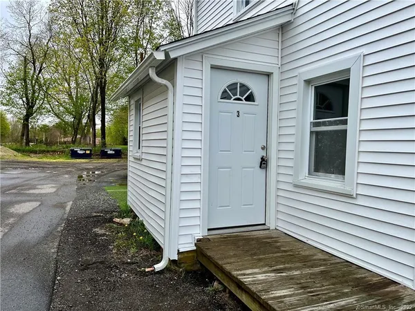 $895 | 83 Lebanon Avenue, Unit 3, Colchester, CT 06415