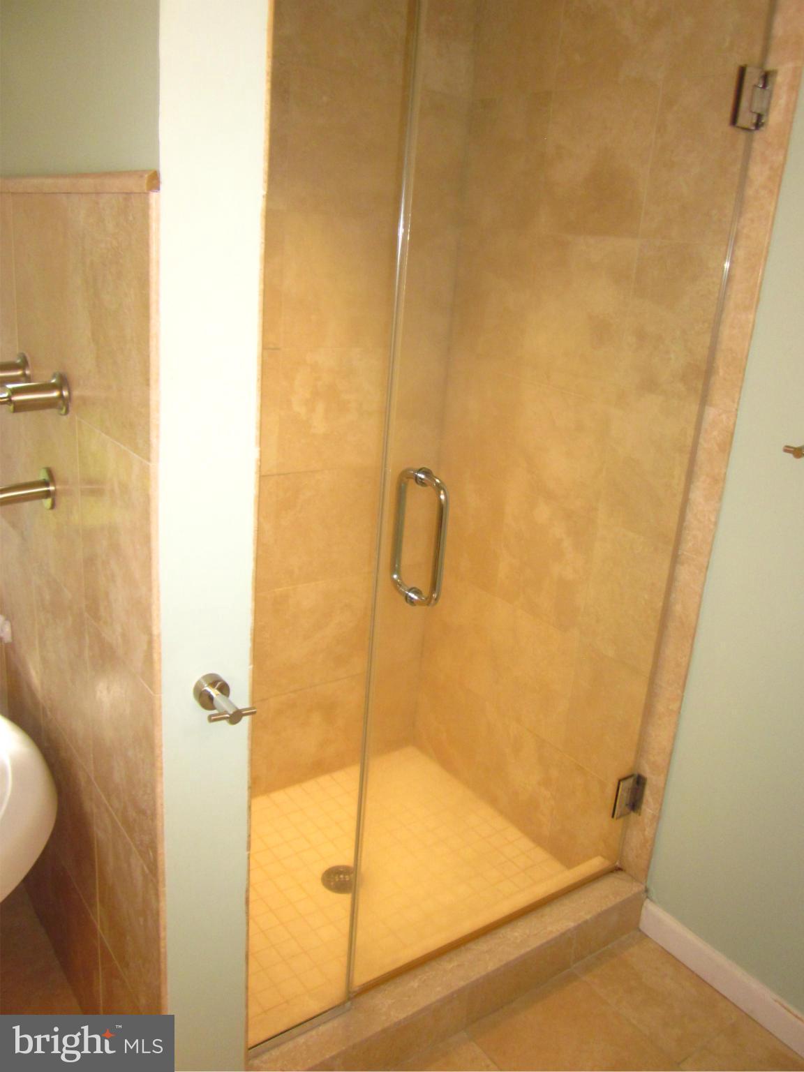 1304 Harbor Road Annapolis, MD 21403 - Photo 13 of 25 Bath