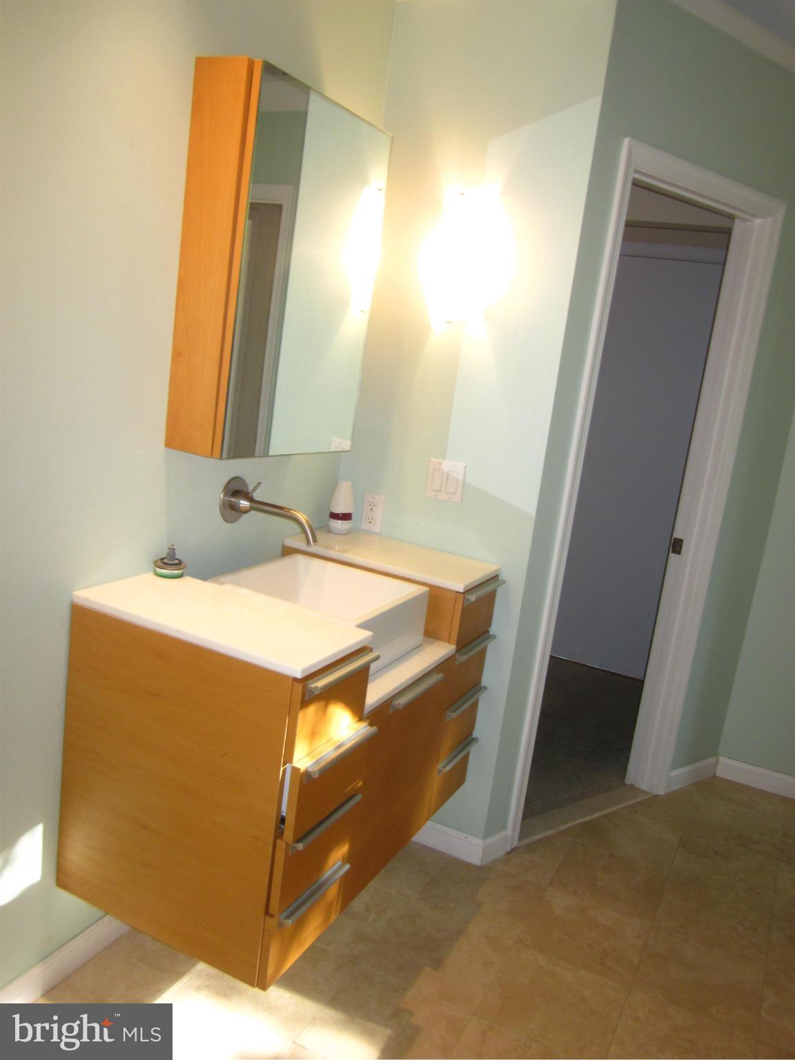 1304 Harbor Road Annapolis, MD 21403 - Photo 14 of 25 Bath