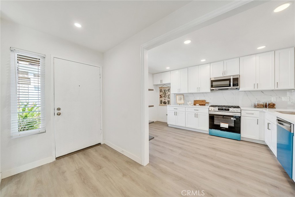 12 Primrose Irvine, CA 92604 - Photo 9 of 75